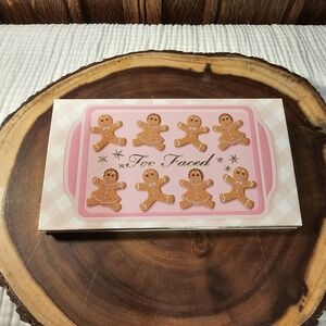 Too Faced Gingerbread Cookie Eyeshadow Palette